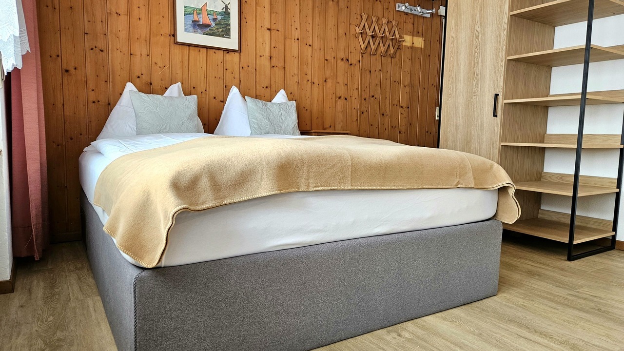 Photo of Bedroom in Taesch