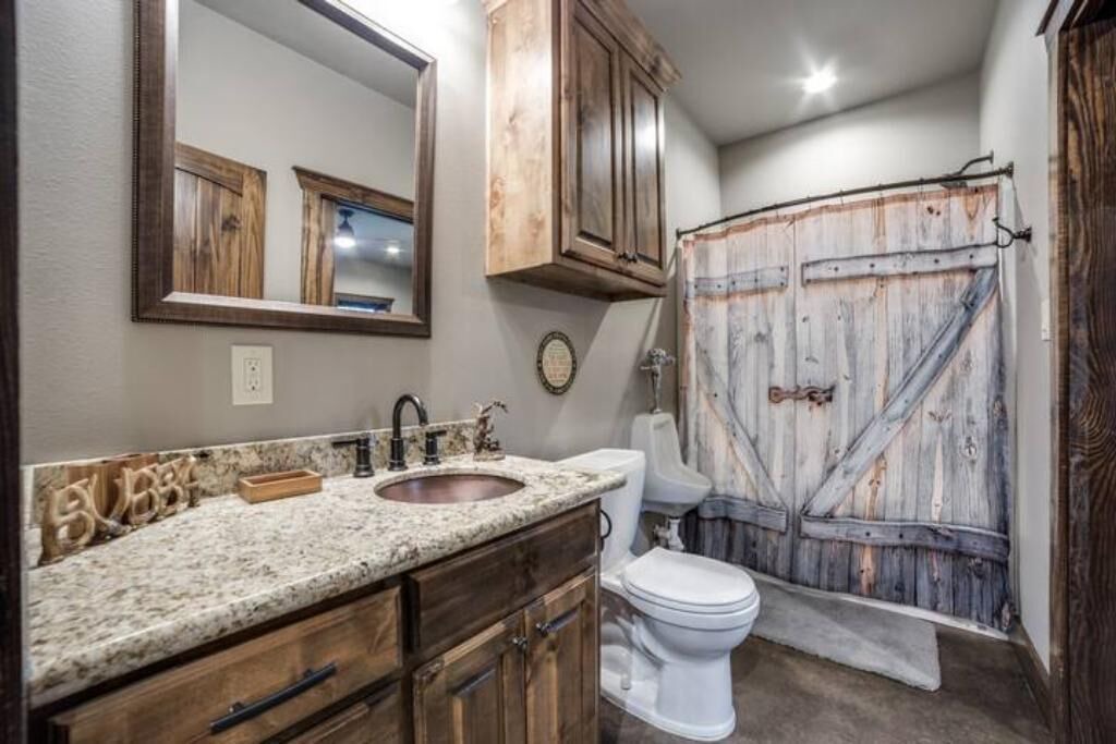 Photo of Bathroom in Goliad