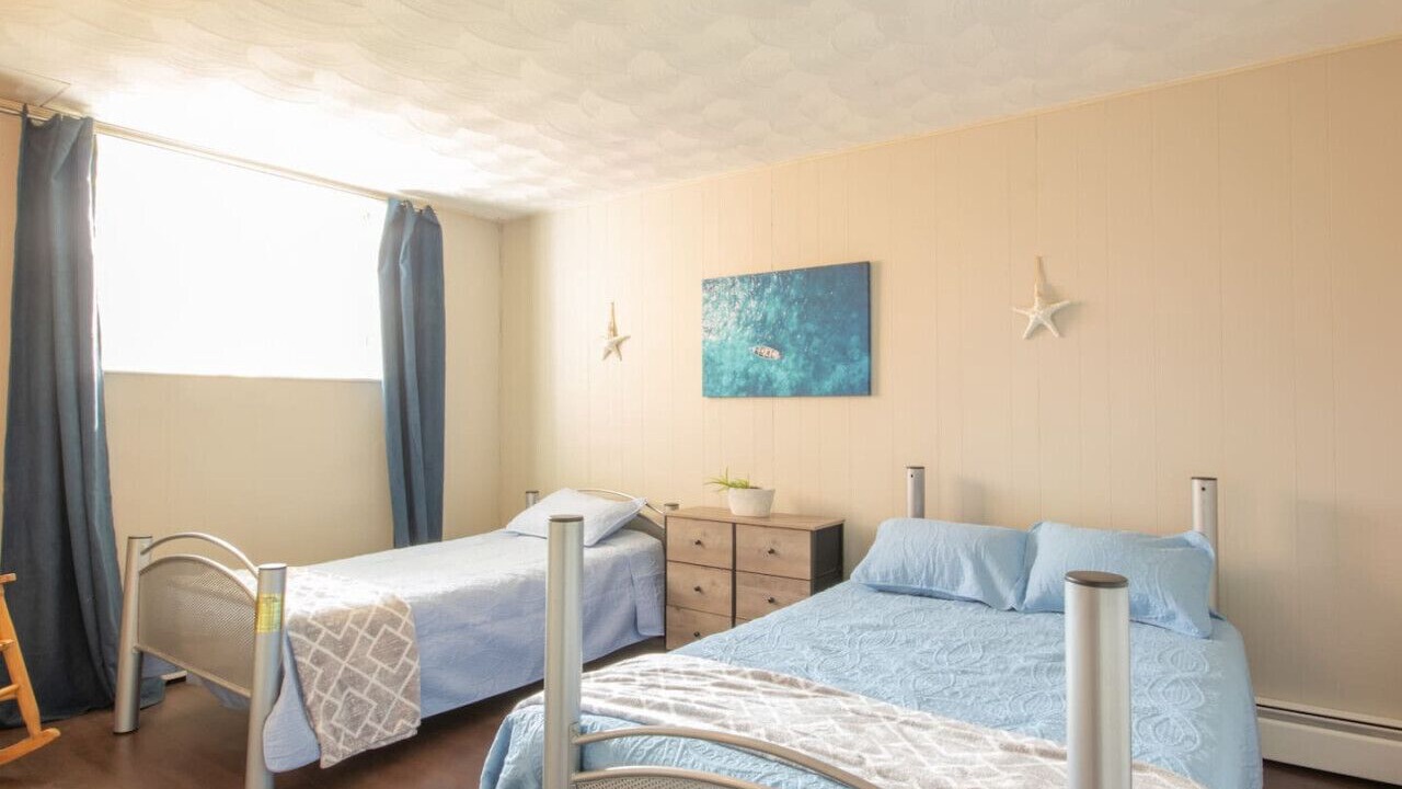 Photo of Bedroom in Asbestos