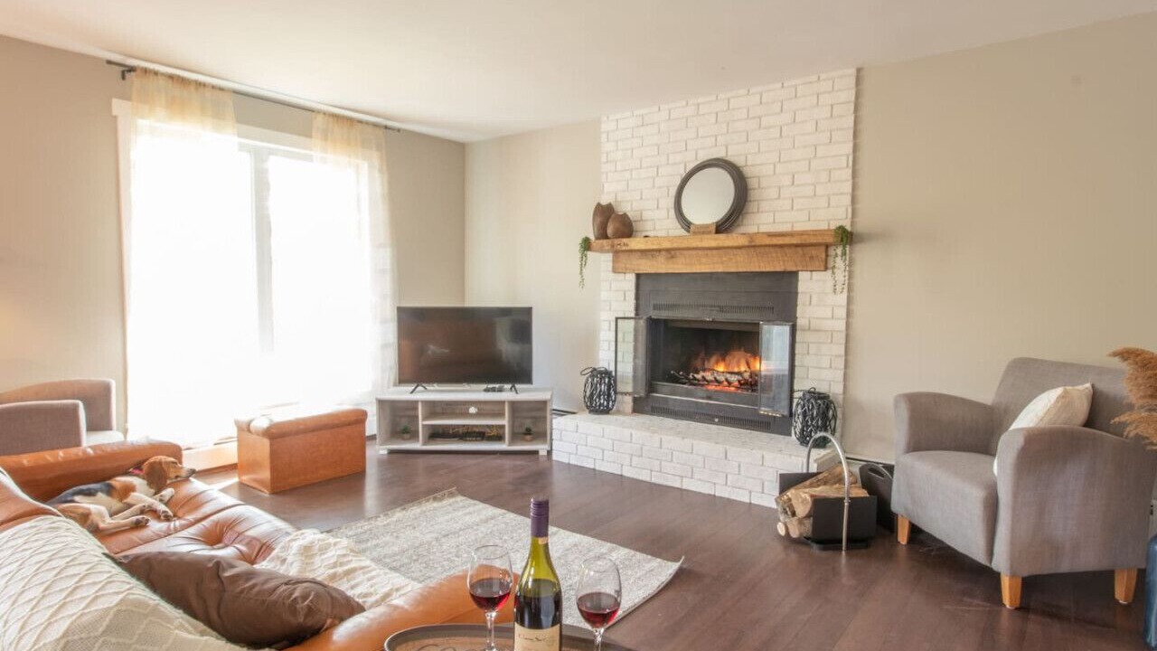 Photo of Livingroom in Asbestos