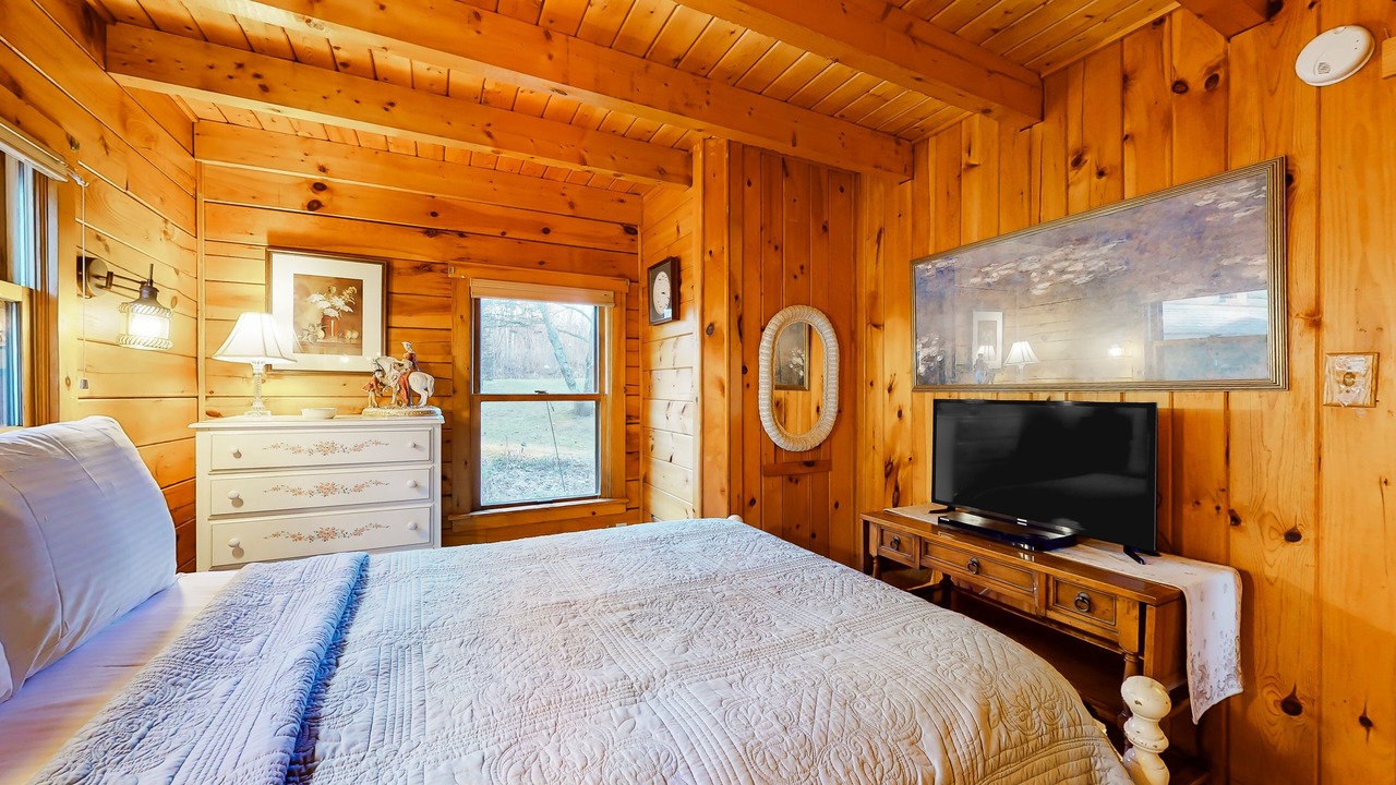 Photo of Bedroom in Neshobe Beach
