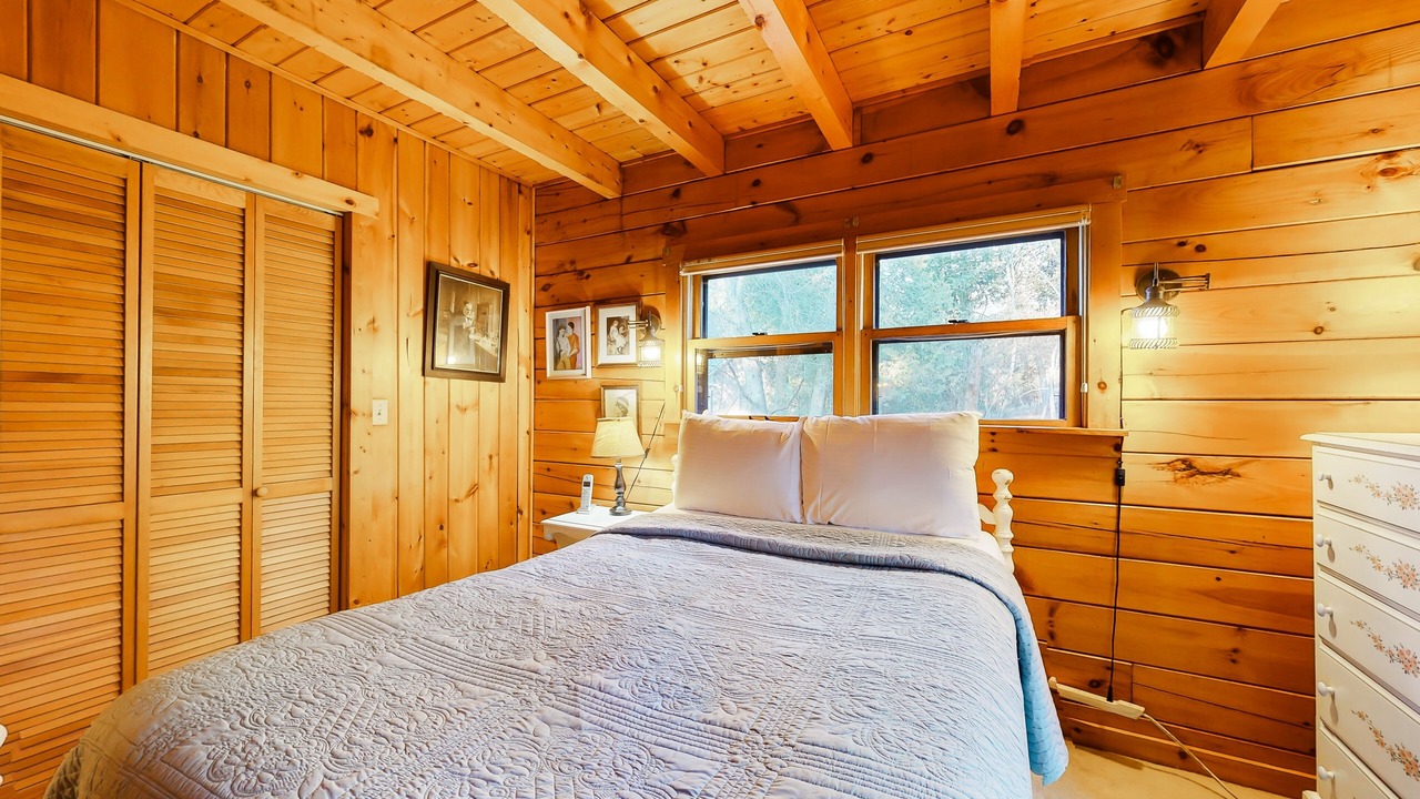 Photo of Bedroom in Neshobe Beach
