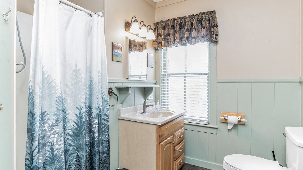 Photo of Bathroom in Town of Webb