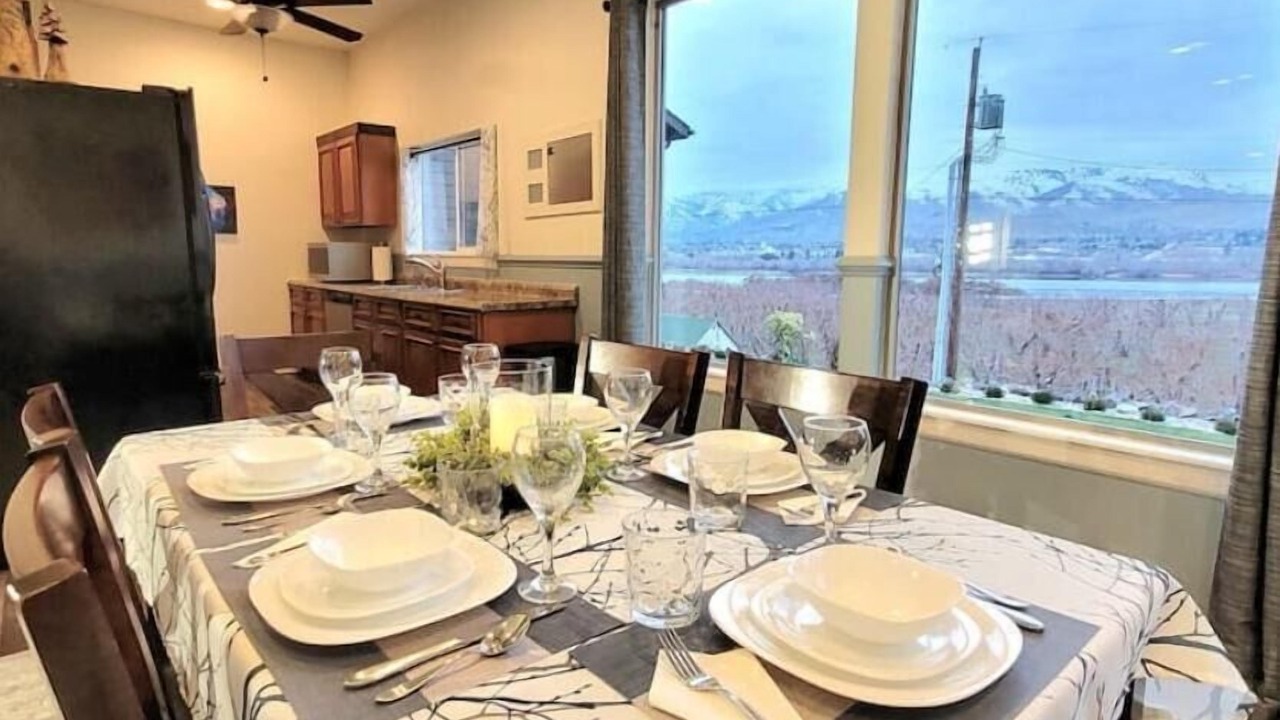 Photo of Others in Monitor