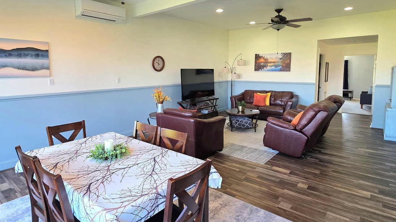 Photo of Livingroom in Monitor