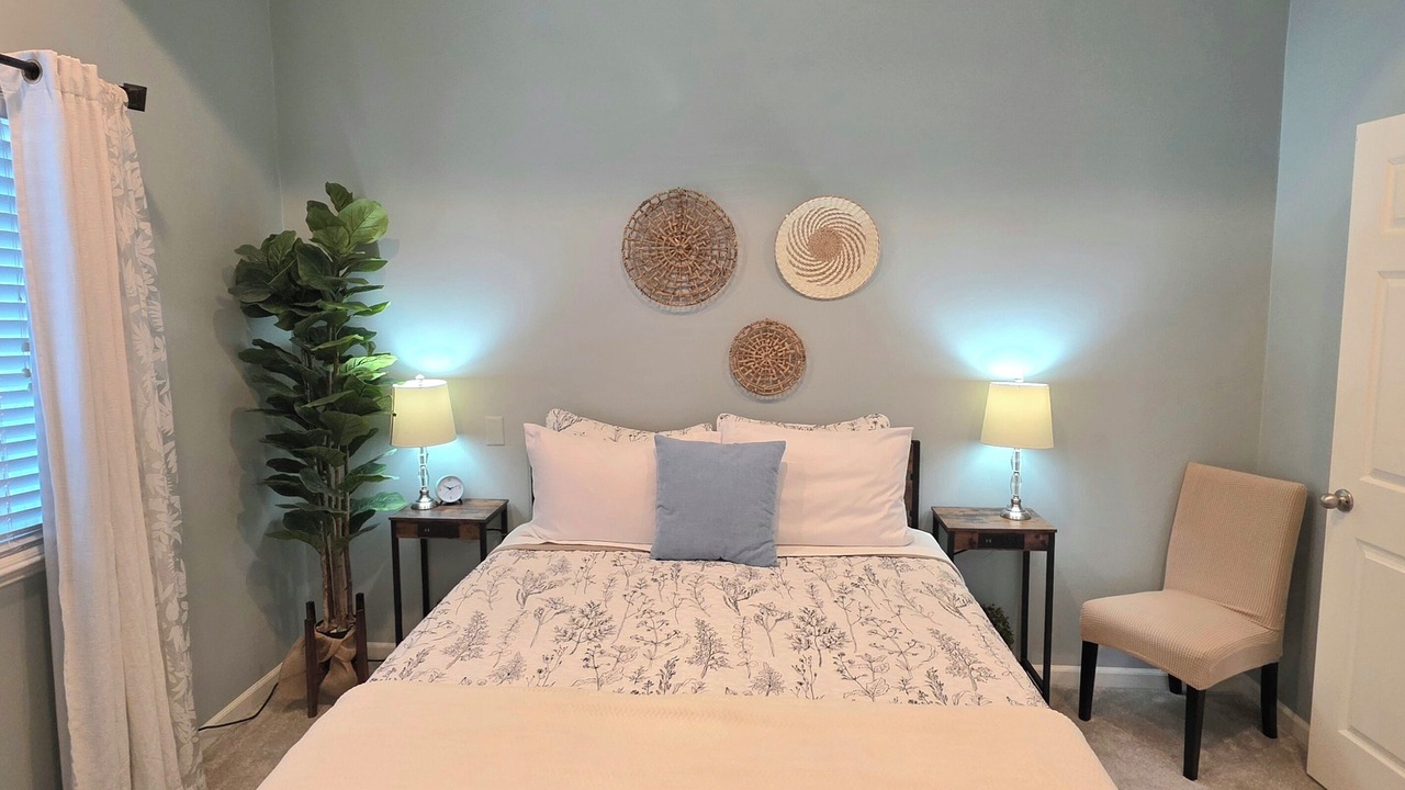 Photo of Bedroom in Monitor