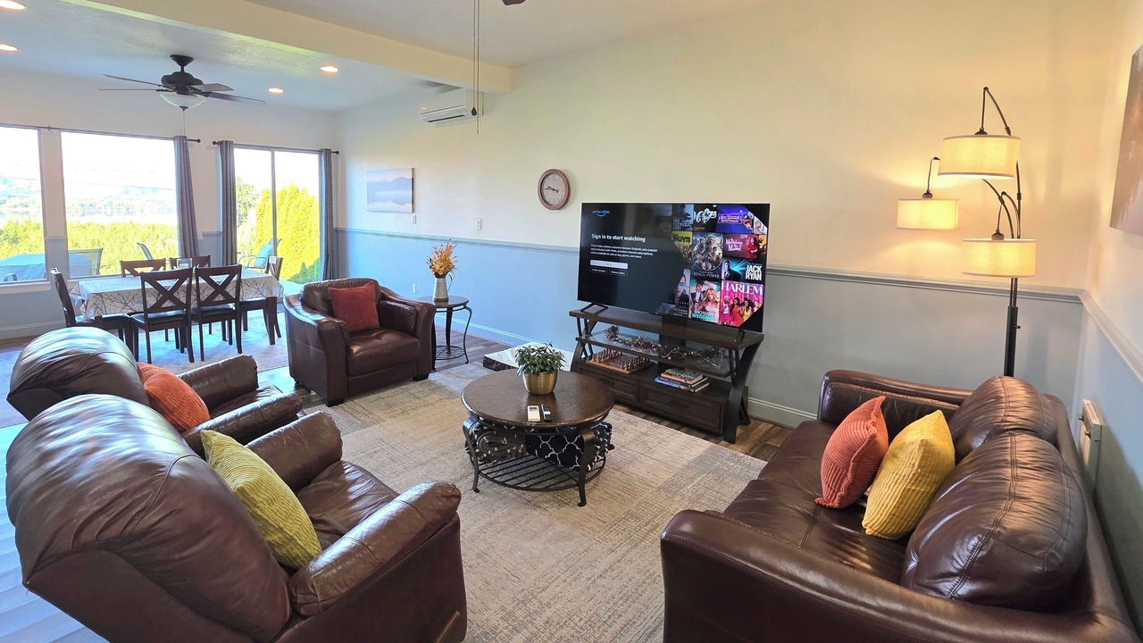 Photo of Livingroom in Monitor