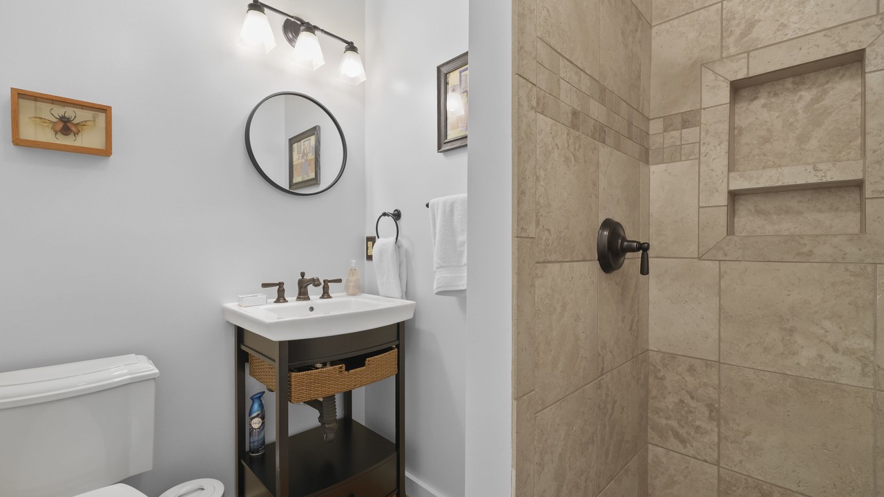 Photo of Bathroom in Sunset