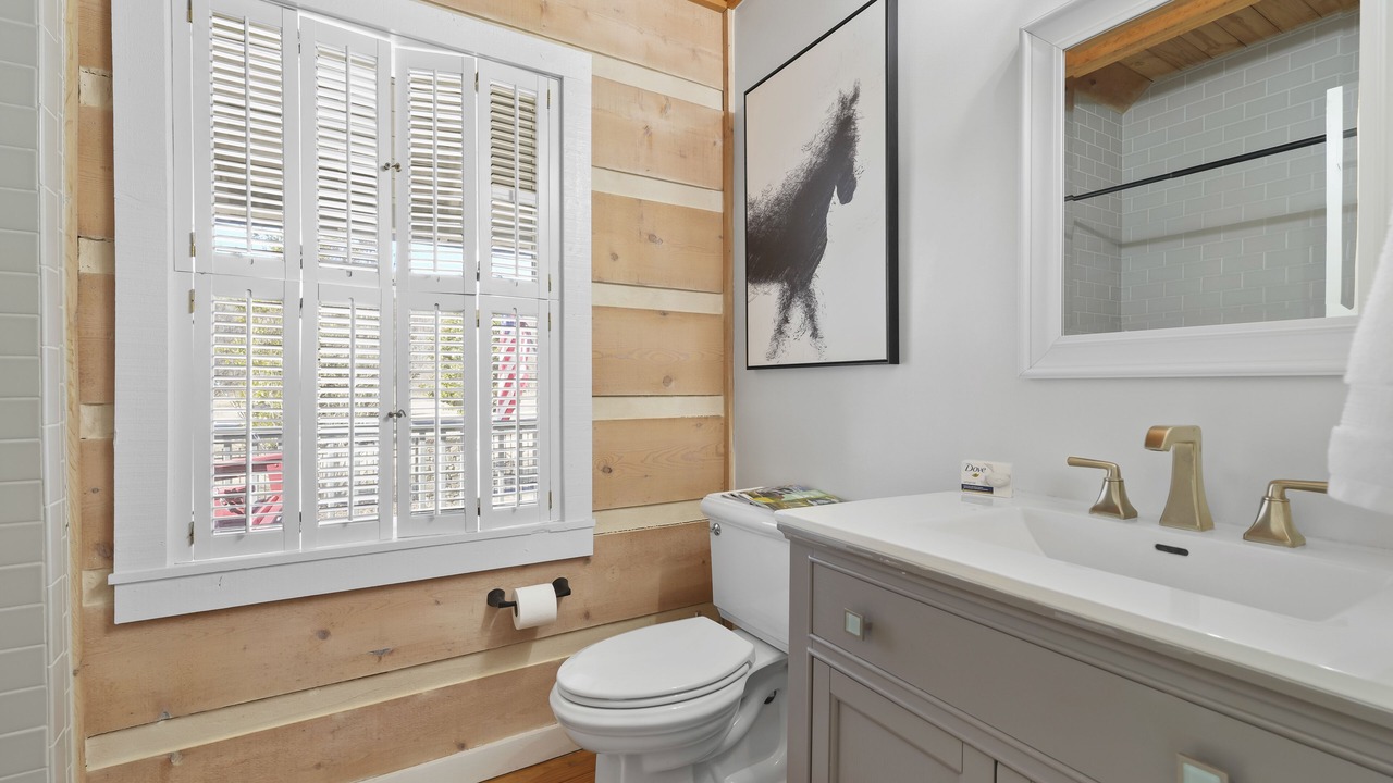 Photo of Bathroom in Sunset