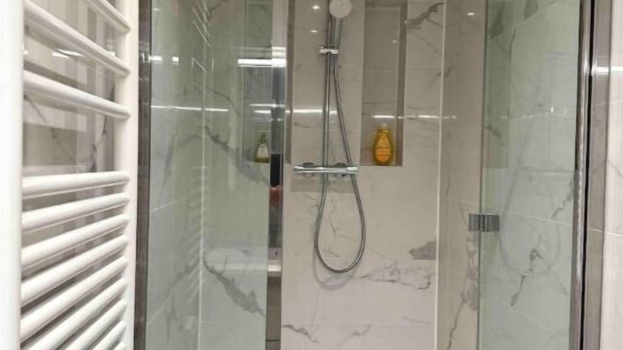 Photo of Bathroom in Republique–Point-du-Jour