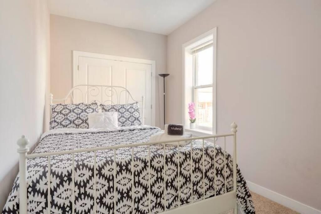 Photo of Bedroom in Greater Grand Crossing