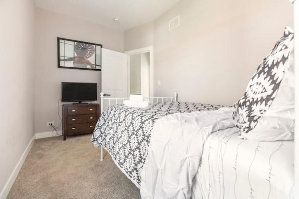 Photo of Bedroom in Greater Grand Crossing
