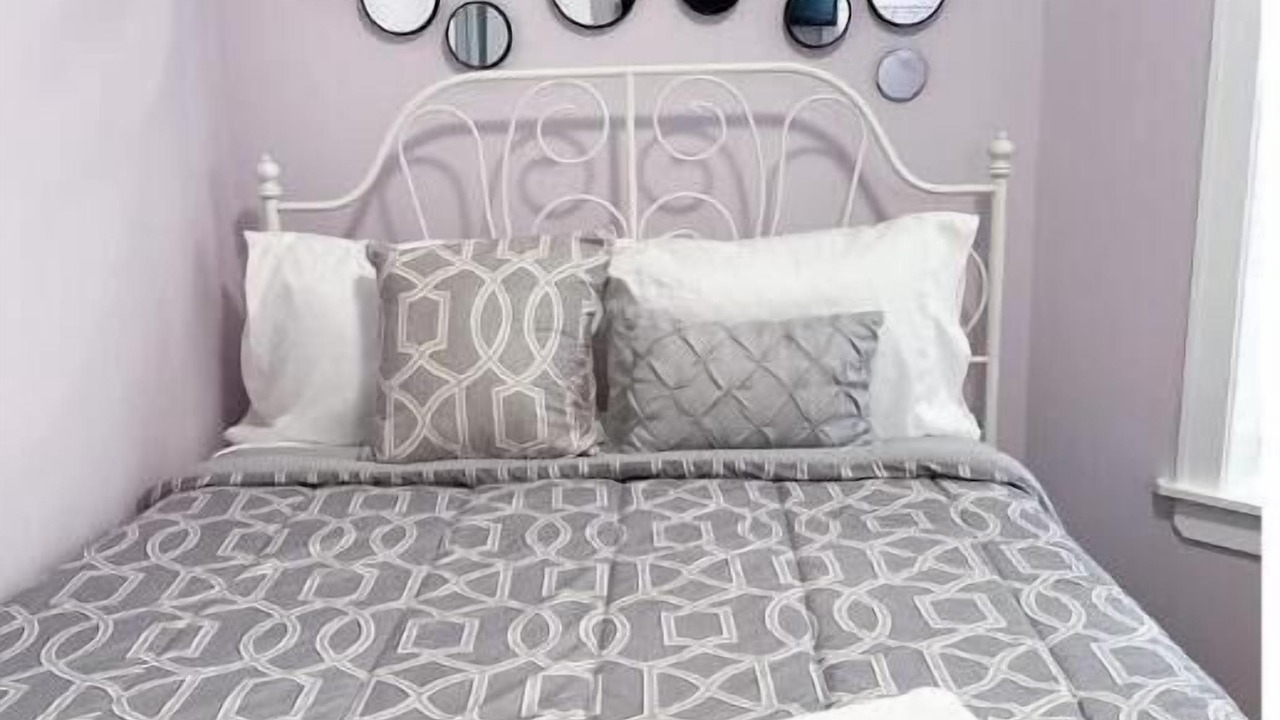 Photo of Bedroom in Greater Grand Crossing