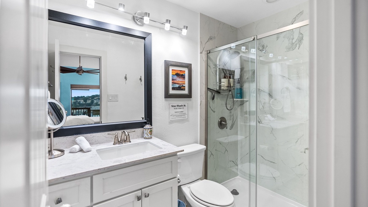 Photo of Bathroom in Point Venture