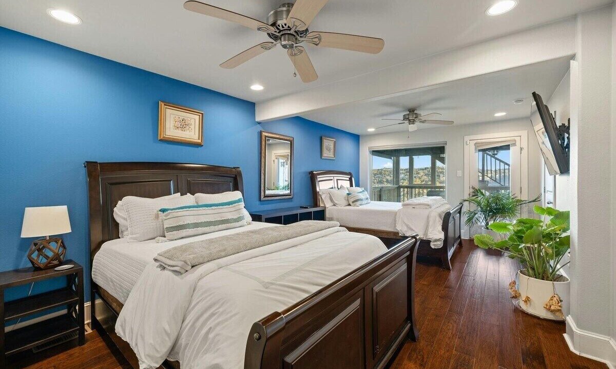 Photo of Bathroom in Point Venture