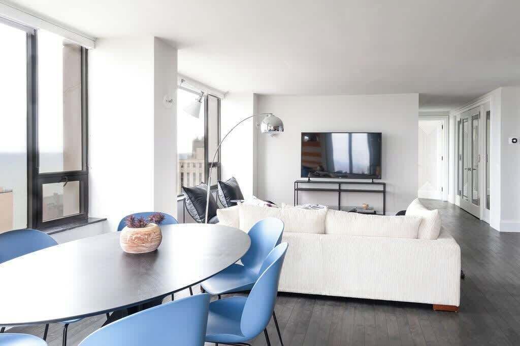 Photo of Livingroom in Rush and Division
