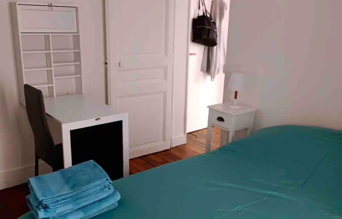 Photo of Bedroom in Saint-Fargeau