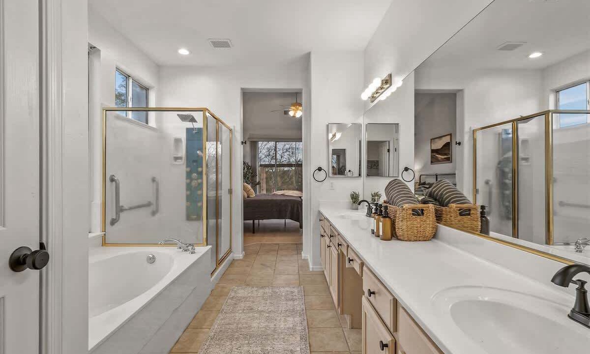 Photo of Bathroom in Cottonwood
