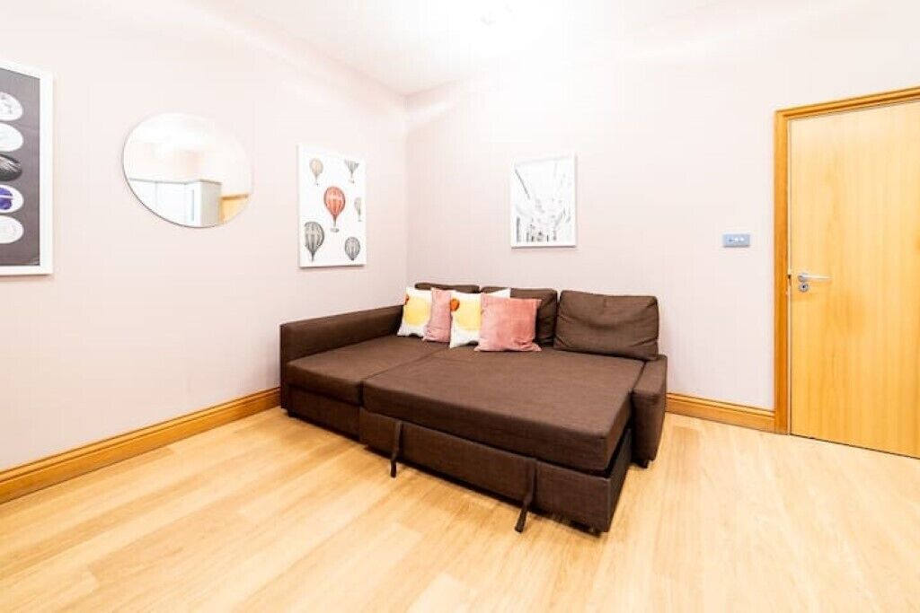 Photo of Livingroom in Cheap