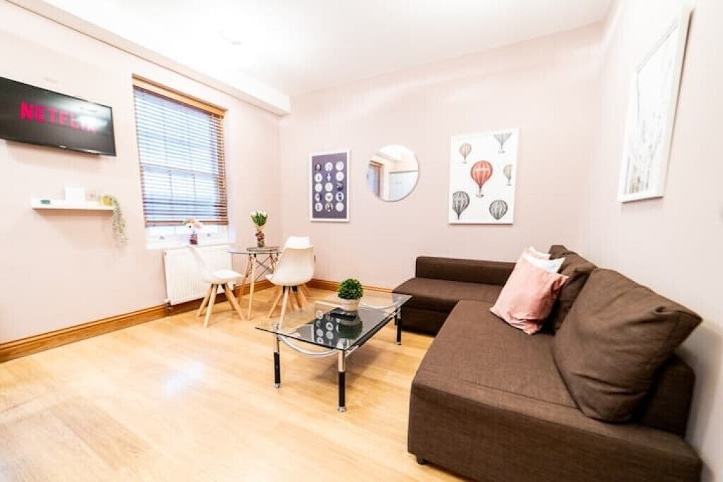 Photo of Livingroom in Cheap