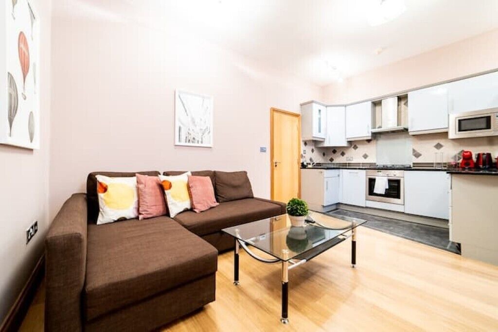 Photo of Livingroom in Cheap