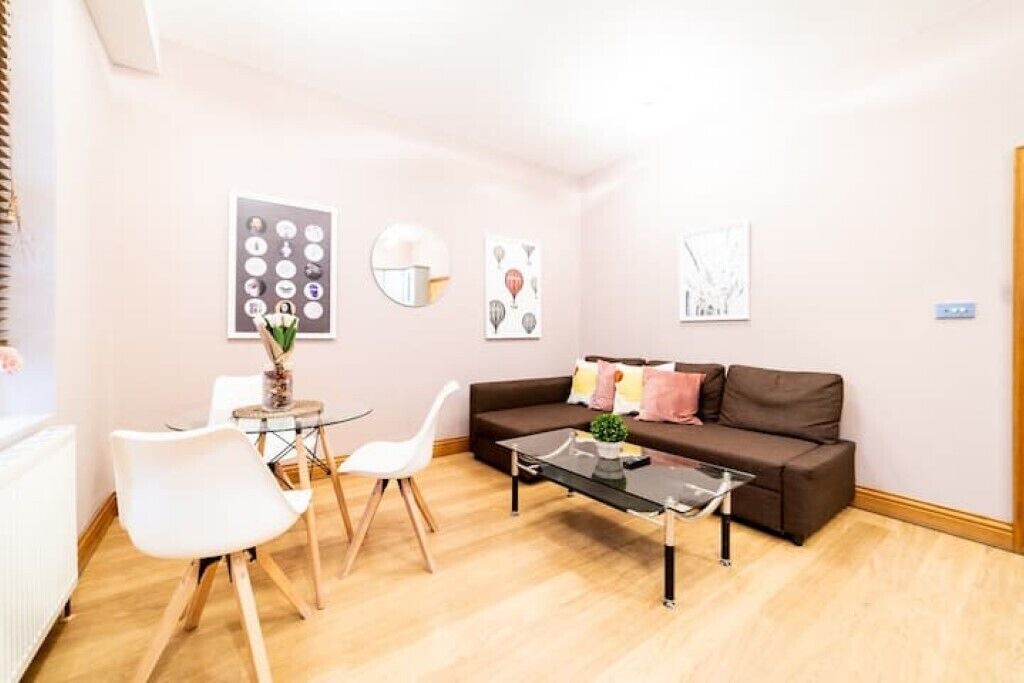 Photo of Livingroom in Cheap