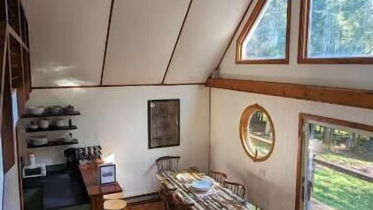 Photo of Livingroom in Town of Colchester
