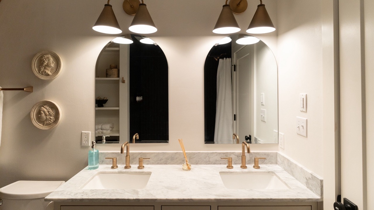 Photo of Bathroom in Negreet