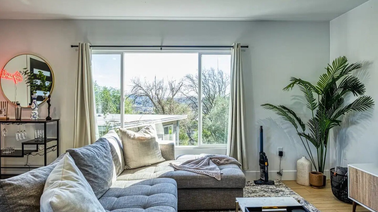 Photo of Livingroom in Overlook