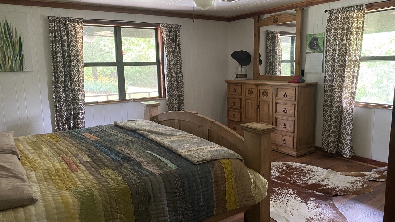 Photo of Bedroom in Bates