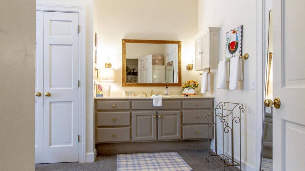 Photo of Bathroom in Green Hills