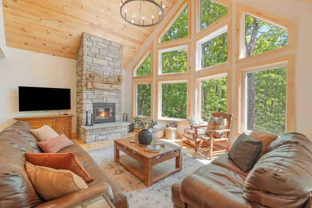 Photo of Livingroom in Calabogie
