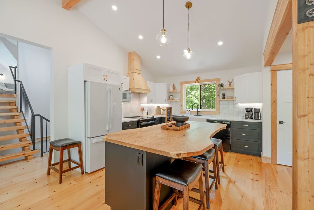 Photo of Kitchen in Calabogie