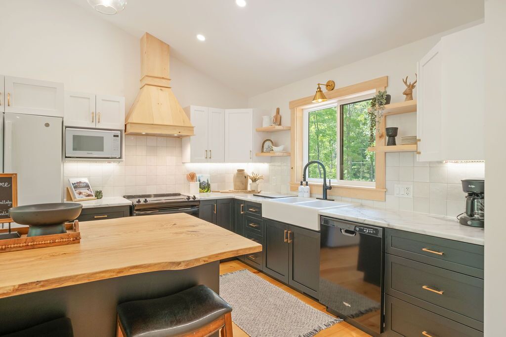 Photo of Kitchen in Calabogie