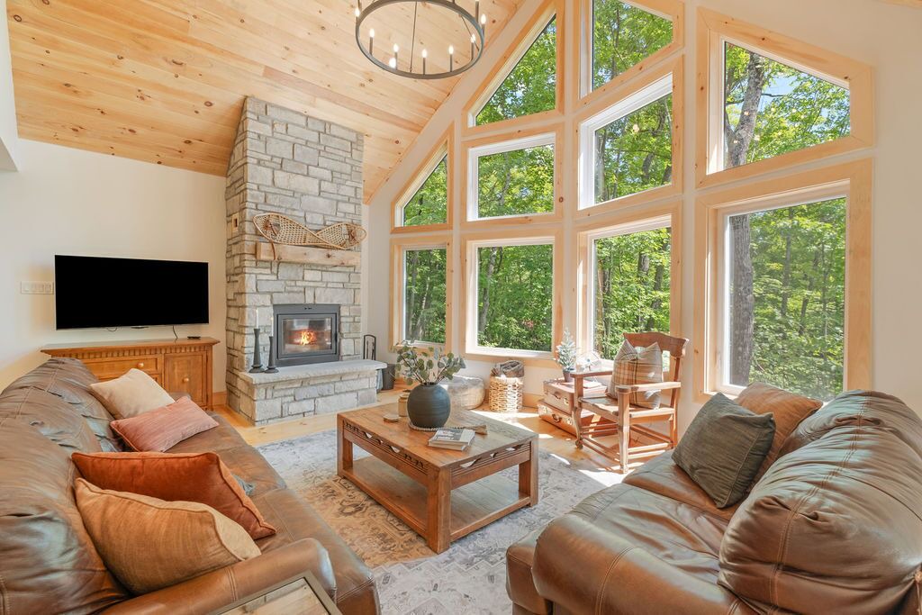 Photo of Livingroom in Calabogie