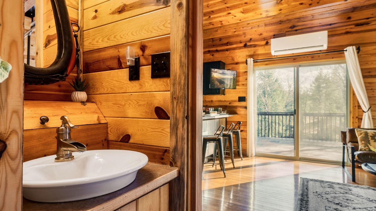 Photo of Bathroom in Elgin
