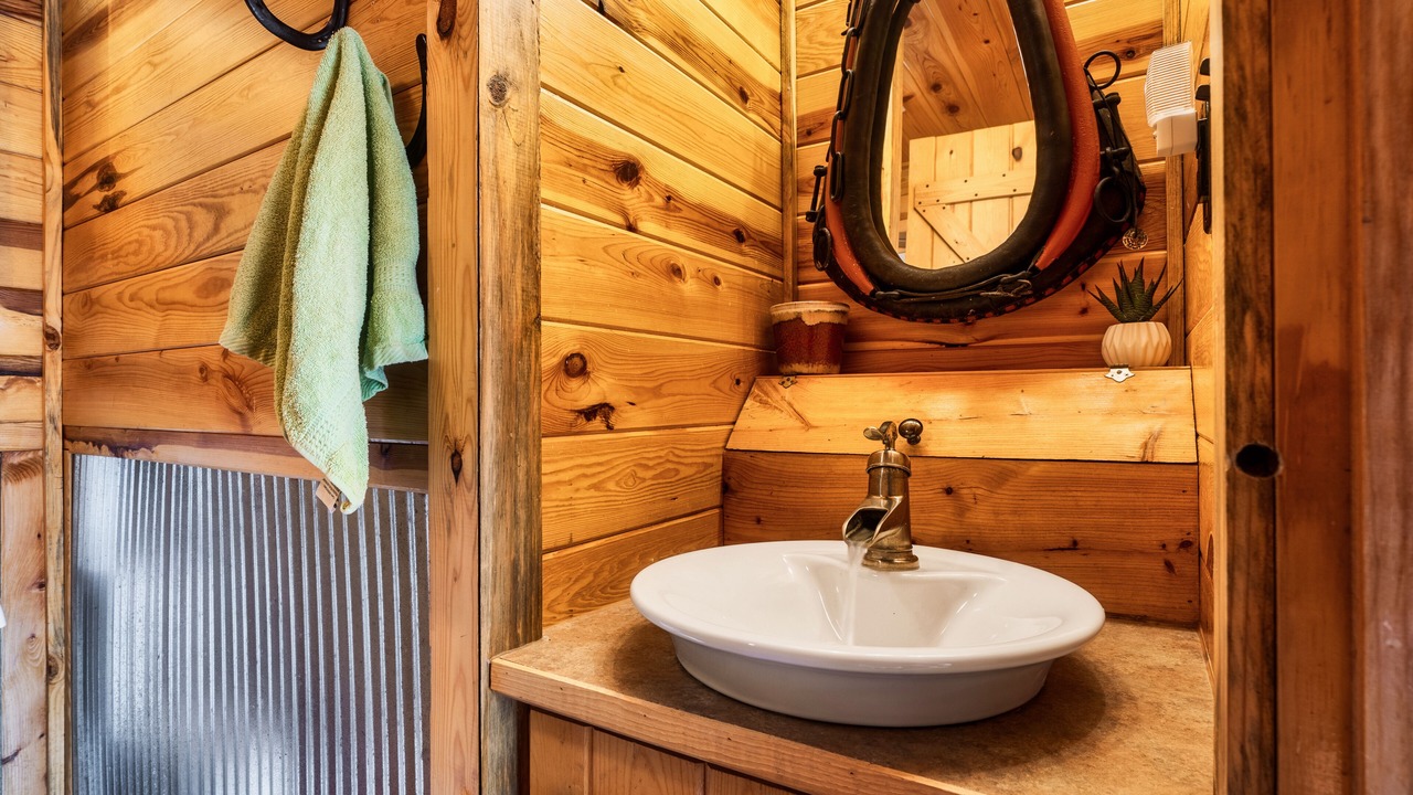 Photo of Bathroom in Elgin
