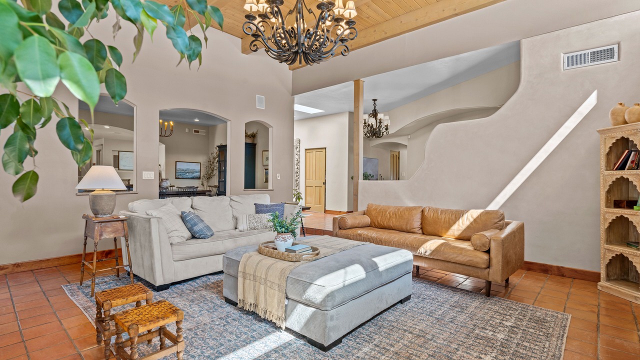 Photo of Livingroom in North Albuquerque Acres