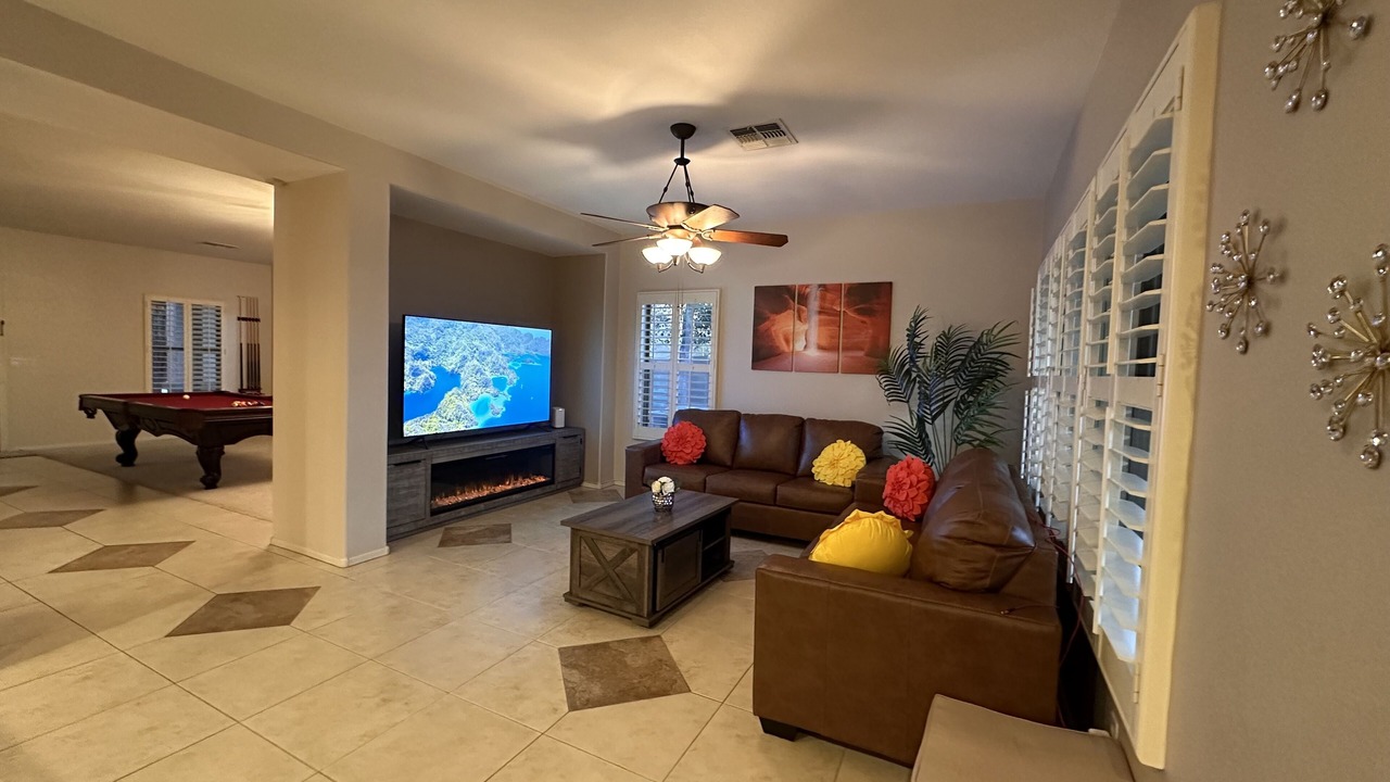 Photo of Livingroom in Litchfield Manor