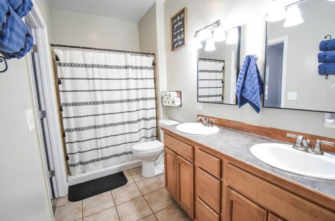 Photo of Bathroom in La Grande