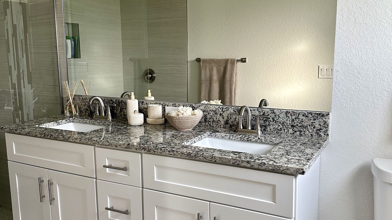 Photo of Bathroom in Jacarandas