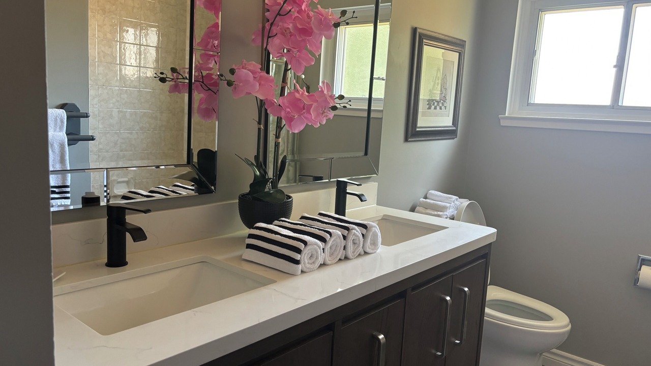 Photo of Bathroom in Applewood