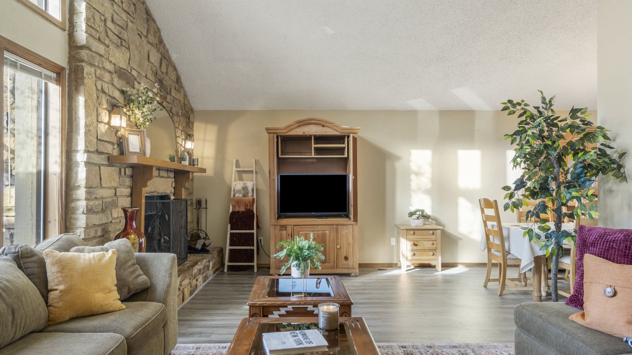 Photo of Livingroom in Jenks