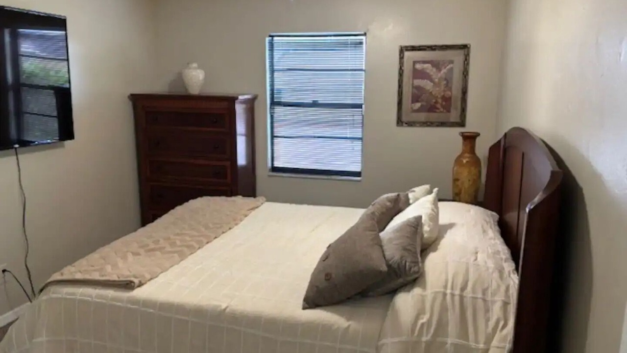 Photo of Bedroom in Bearss Plaza