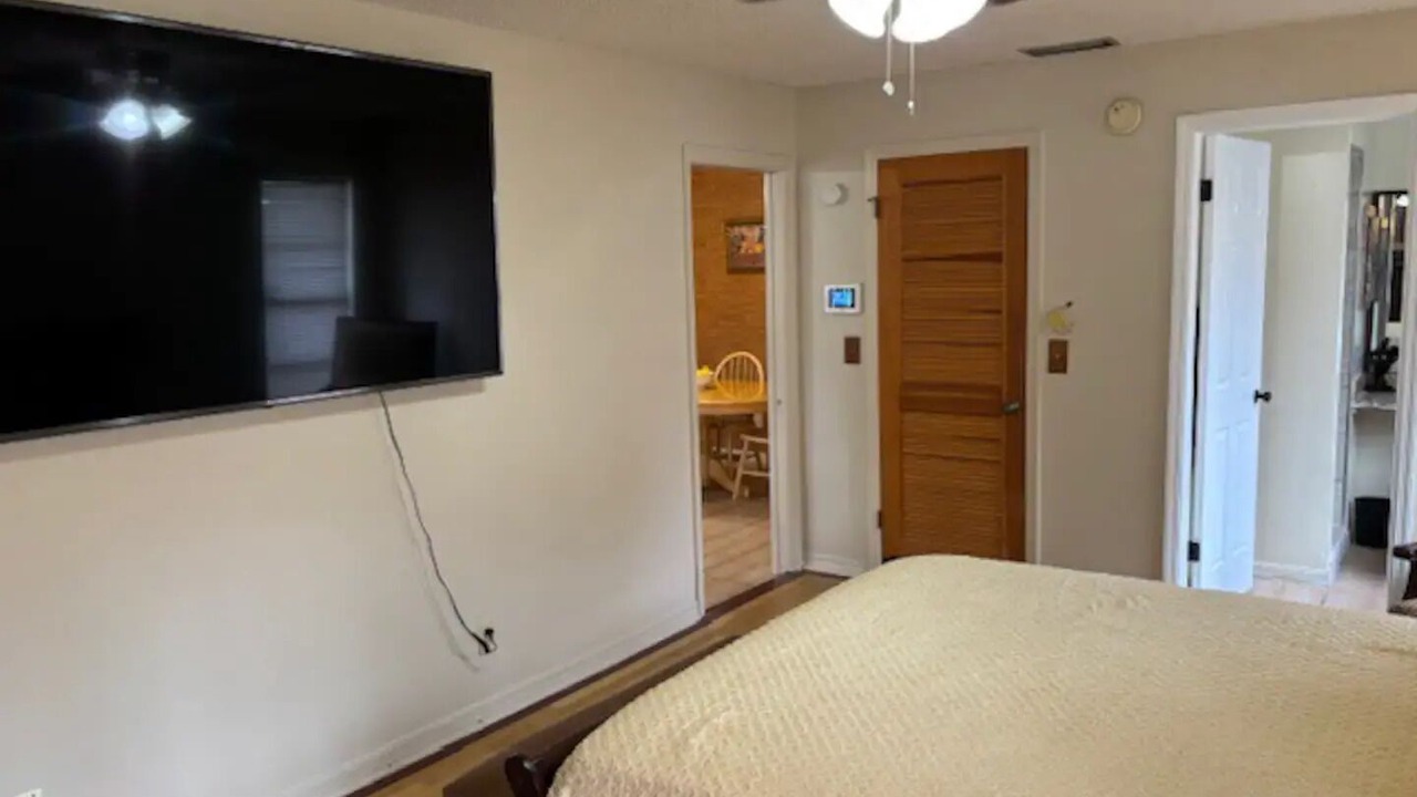 Photo of Bedroom in Bearss Plaza