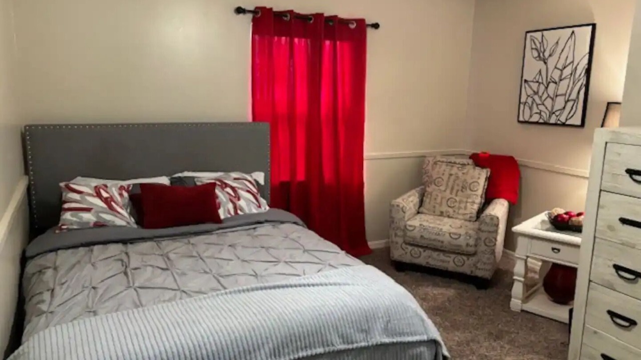 Photo of Bedroom in Bearss Plaza