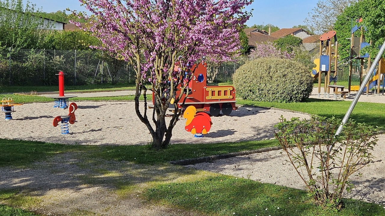 Photo of Others in Priay