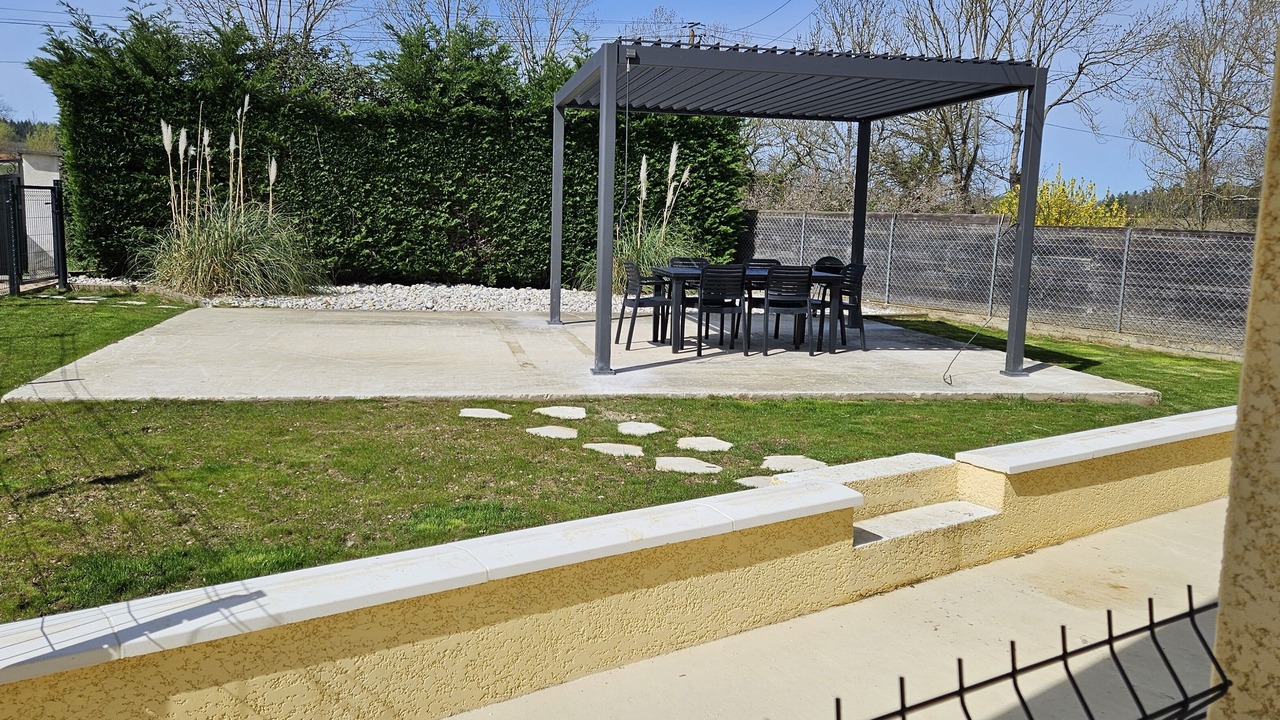 Photo of Outdoor in Priay