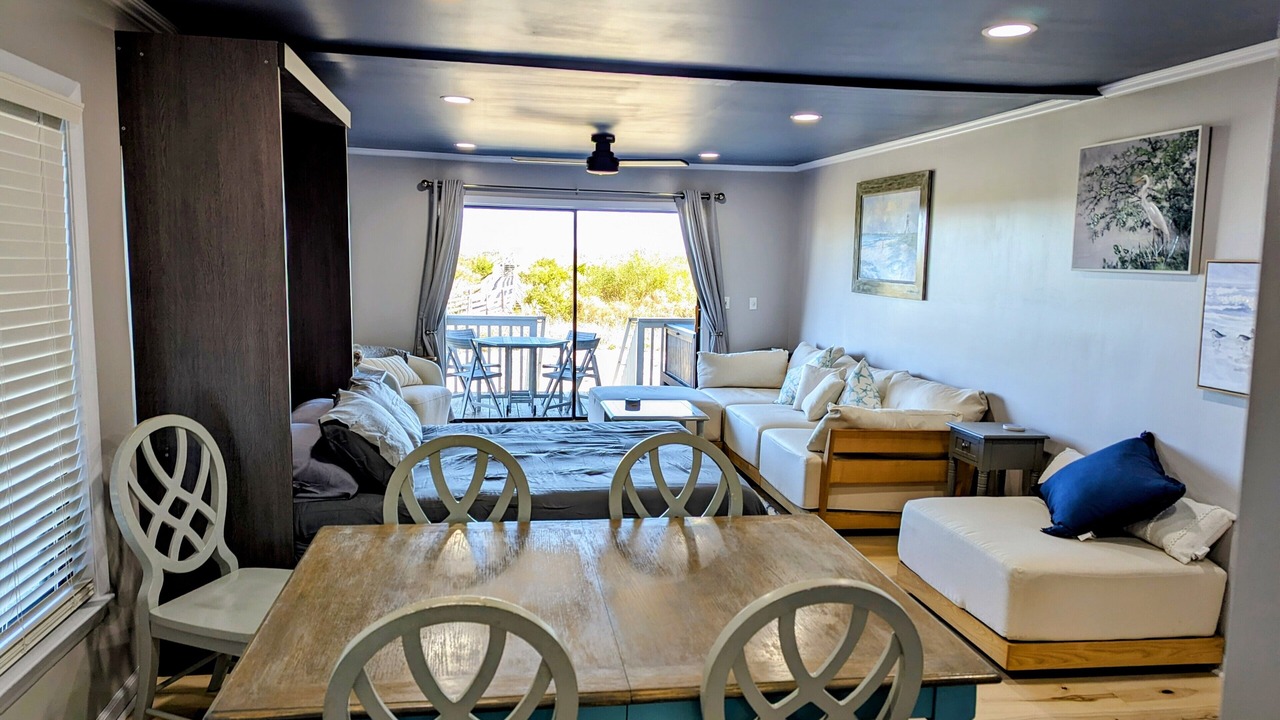 Photo of Livingroom in Oceanmarsh Subdivision
