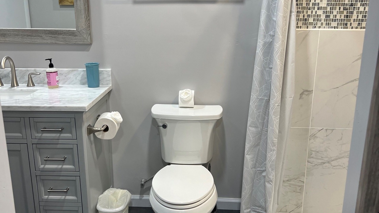 Photo of Bathroom in Oceanmarsh Subdivision